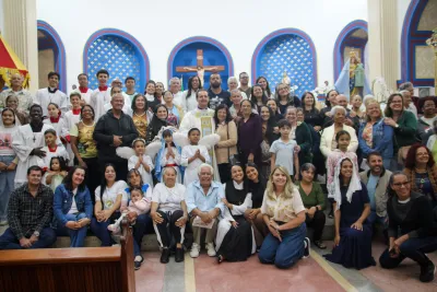 30 dia com Maria - Santa Missa e Coroação - Romeiros Devotos da Paroquia Cristo Rei (Uberlândia)