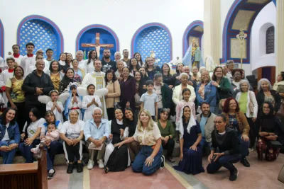 30 dia com Maria - Santa Missa e Coroação - Romeiros Devotos da Paroquia Cristo Rei (Uberlândia)