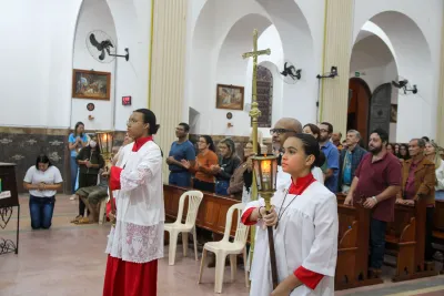 30 dia com Maria - Santa Missa e Coroação - Romeiros Devotos da Paroquia Cristo Rei (Uberlândia)