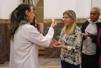 30 dia com Maria - Santa Missa e Coroação - Romeiros Devotos da Paroquia Cristo Rei (Uberlândia)