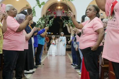 30 dia com Maria - Santa Missa e Coroação - Romeiros Devotos da Paróquia N. S. de Guadalupe (Uberlândia)