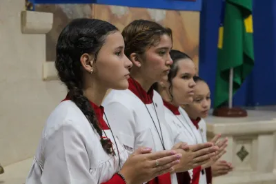30 dia com Maria - Santa Missa e Coroação - Romeiros Devotos da Paróquia N. S. de Guadalupe (Uberlândia)