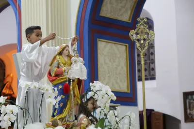 30 dia com Maria - Santa Missa e Coroação - Romeiros Devotos da Paróquia N. S. de Guadalupe (Uberlândia)