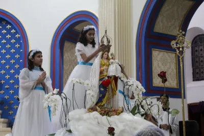 30 dia com Maria - Santa Missa e Coroação - Romeiros Devotos da Paróquia N. S. de Guadalupe (Uberlândia)
