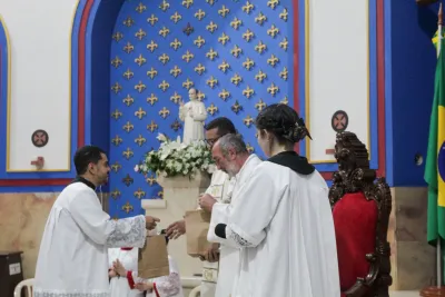 30 dia com Maria - Santa Missa e Coroação - Romeiros Devotos da Paróquia N. S. de Guadalupe (Uberlândia)