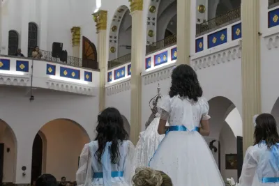 30 dia com Maria - Santa Missa e Coroação - Romeiros Devotos da Paróquia N. S. de Guadalupe (Uberlândia)