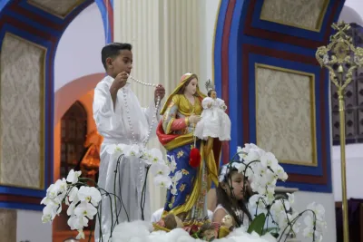 30 dia com Maria - Santa Missa e Coroação - Romeiros Devotos da Paróquia N. S. de Guadalupe (Uberlândia)
