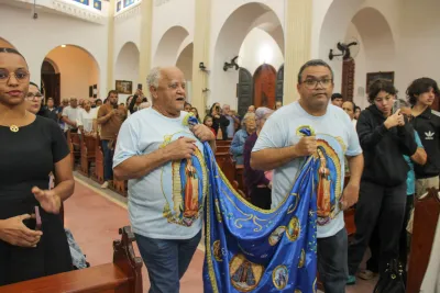 30 dia com Maria - Santa Missa e Coroação - Romeiros Devotos da Paróquia N. S. de Guadalupe (Uberlândia)