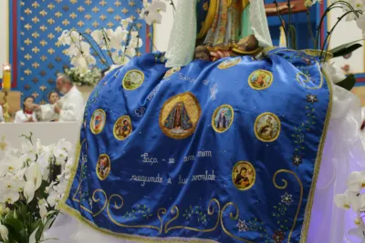 30 dia com Maria - Santa Missa e Coroação - Romeiros Devotos da Paróquia N. S. de Guadalupe (Uberlândia)