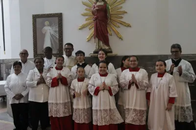 30 dia com Maria - Santa Missa e Coroação - Romeiros Devotos da Paróquia N. S. de Guadalupe (Uberlândia)