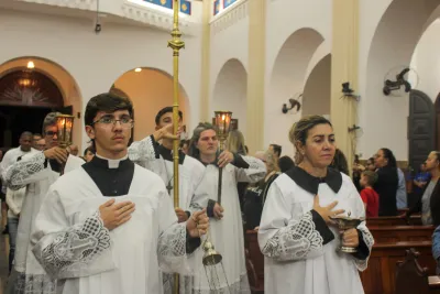 30 dia com Maria - Santa Missa e Coroação - Romeiros Devotos da Paróquia N. S. de Guadalupe (Uberlândia)