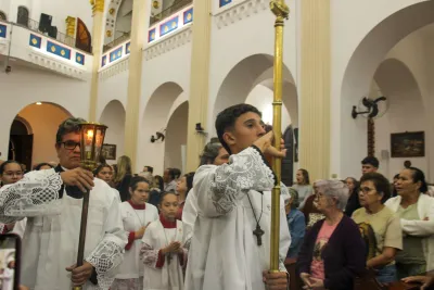 30 dia com Maria - Santa Missa e Coroação - Romeiros Devotos da Paróquia N. S. de Guadalupe (Uberlândia)