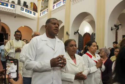 30 dia com Maria - Santa Missa e Coroação - Romeiros Devotos da Paróquia N. S. de Guadalupe (Uberlândia)