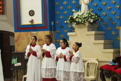 30 dia com Maria - Santa Missa e Coroação - Romeiros Devotos da Paróquia N. S. de Guadalupe (Uberlândia)