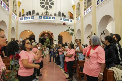 30 dia com Maria - Santa Missa e Coroação - Romeiros Devotos da Paróquia N. S. de Guadalupe (Uberlândia)