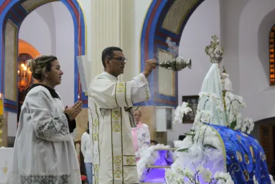 30 dia com Maria - Santa Missa e Coroação - Romeiros Devotos da Paróquia N. S. de Guadalupe (Uberlândia)