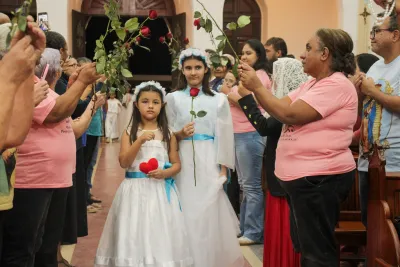 30 dia com Maria - Santa Missa e Coroação - Romeiros Devotos da Paróquia N. S. de Guadalupe (Uberlândia)