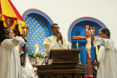 30 dia com Maria - Santa Missa e Coroação - Romeiros Devotos da Paróquia N. S. de Guadalupe (Uberlândia)
