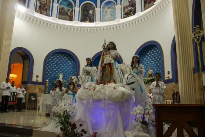 30 dia com Maria - Santa Missa e Coroação - Romeiros Devotos da Paróquia N. S. de Guadalupe (Uberlândia)