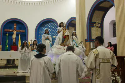 30 dia com Maria - Santa Missa e Coroação - Romeiros Devotos da Paróquia N. S. de Guadalupe (Uberlândia)