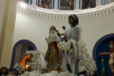 30 dia com Maria - Santa Missa e Coroação - Romeiros Devotos da Paróquia N. S. de Guadalupe (Uberlândia)