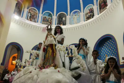 30 dia com Maria - Santa Missa e Coroação - Romeiros Devotos da Paróquia N. S. de Guadalupe (Uberlândia)