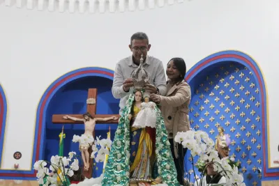 30 dia com Maria - Santa Missa e Coroação - Romeiros Devotos da Paróquia N. S. Mãe dos Homens (Estrela do Sul)