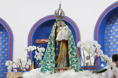 30 dia com Maria - Santa Missa e Coroação - Romeiros Devotos da Paróquia N. S. Mãe dos Homens (Estrela do Sul)