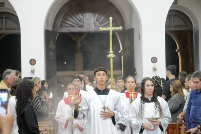 30 dia com Maria - Santa Missa e Coroação - Romeiros Devotos da Paróquia N. S. Mãe dos Homens (Estrela do Sul)
