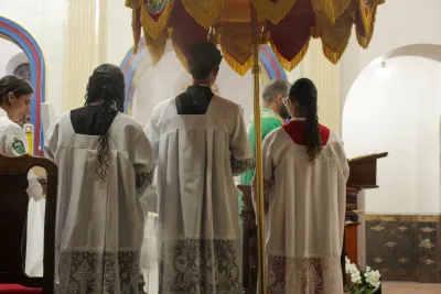 30 dia com Maria - Santa Missa e Coroação - Romeiros Devotos da Paróquia N. S. Mãe dos Homens (Estrela do Sul)