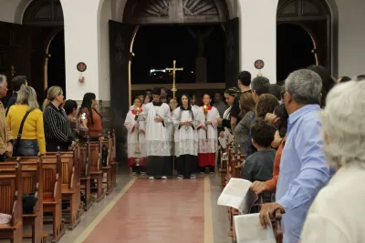 30 dia com Maria - Santa Missa e Coroação - Romeiros Devotos da Paróquia N. S. Mãe dos Homens (Estrela do Sul)