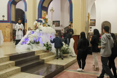30 dia com Maria - Santa Missa e Coroação - Romeiros Devotos da Paróquia N. S. Mãe dos Homens (Estrela do Sul)