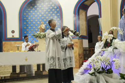 30 dia com Maria - Santa Missa e Coroação - Romeiros Devotos da Paróquia N. S. Mãe dos Homens (Estrela do Sul)