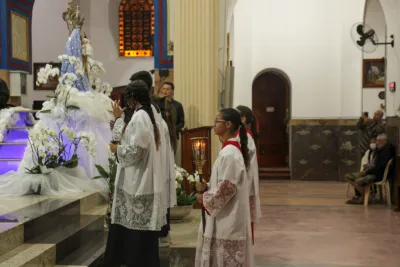 30 dia com Maria - Santa Missa e Coroação - Romeiros Devotos da Paróquia N. S. Mãe dos Homens (Estrela do Sul)