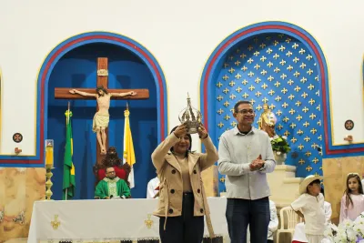 30 dia com Maria - Santa Missa e Coroação - Romeiros Devotos da Paróquia N. S. Mãe dos Homens (Estrela do Sul)