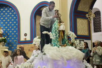 30 dia com Maria - Santa Missa e Coroação - Romeiros Devotos da Paróquia N. S. Mãe dos Homens (Estrela do Sul)