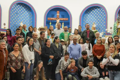 30 dia com Maria - Santa Missa e Coroação - Romeiros Devotos da Paróquia N. S. Mãe dos Homens (Estrela do Sul)