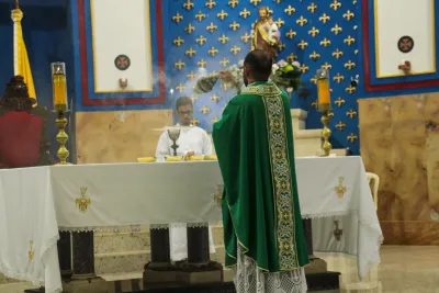 30 dia com Maria - Santa Missa e Coroação - Romeiros Devotos da Paróquia N. S. Mãe dos Homens (Estrela do Sul)