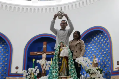 30 dia com Maria - Santa Missa e Coroação - Romeiros Devotos da Paróquia N. S. Mãe dos Homens (Estrela do Sul)