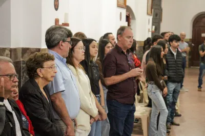 30 dia com Maria - Santa Missa e Coroação - Romeiros Devotos da Paróquia Nossa Senhora da Abadia Patrimônio (Uberlândia)