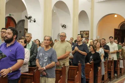 30 dia com Maria - Santa Missa e Coroação - Romeiros Devotos da Paróquia Nossa Senhora da Abadia Patrimônio (Uberlândia)