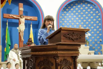 30 dia com Maria - Santa Missa e Coroação - Romeiros Devotos da Paróquia Nossa Senhora da Abadia Patrimônio (Uberlândia)