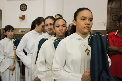 30 dia com Maria - Santa Missa e Coroação - Romeiros Devotos da Paróquia Nossa Senhora da Abadia Patrimônio (Uberlândia)