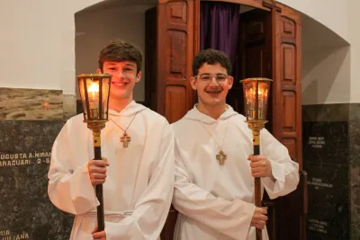30 dia com Maria - Santa Missa e Coroação - Romeiros Devotos da Paróquia Nossa Senhora da Abadia Patrimônio (Uberlândia)