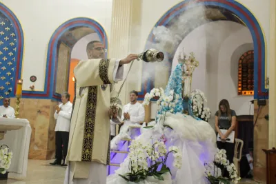 30 dia com Maria - Santa Missa e Coroação - Romeiros Devotos da Paróquia Nossa Senhora da Abadia Patrimônio (Uberlândia)