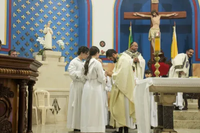30 dia com Maria - Santa Missa e Coroação - Romeiros Devotos da Paróquia Nossa Senhora da Abadia Patrimônio (Uberlândia)