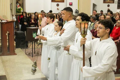 30 dia com Maria - Santa Missa e Coroação - Romeiros Devotos da Paróquia Nossa Senhora da Abadia Patrimônio (Uberlândia)