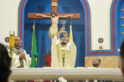 30 dia com Maria - Santa Missa e Coroação - Romeiros Devotos da Paróquia Nossa Senhora da Abadia Patrimônio (Uberlândia)