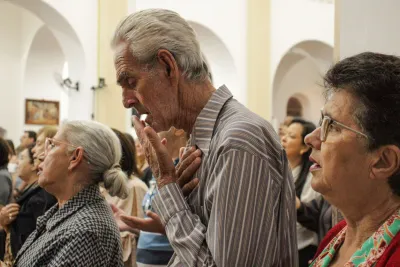30 dia com Maria - Santa Missa e Coroação - Romeiros Devotos da Paróquia Nossa Senhora da Abadia Patrimônio (Uberlândia)