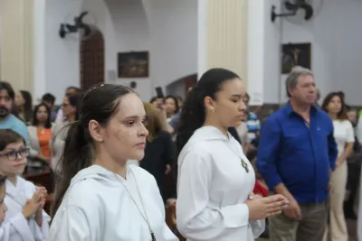 30 dia com Maria - Santa Missa e Coroação - Romeiros Devotos da Paróquia Nossa Senhora da Abadia Patrimônio (Uberlândia)